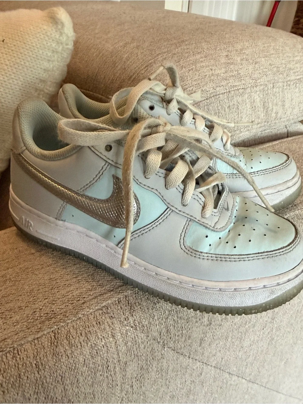 Girls Air Force 1’s Grey and ice blue